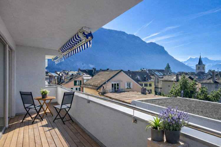 En exclusivité ! Attique de 4.5 pièces avec vaste terrasse et vue imprenable sur le lac