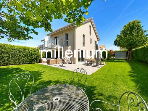 Maison moderne alliant confort et modernité à Chavannes-des-Bois 