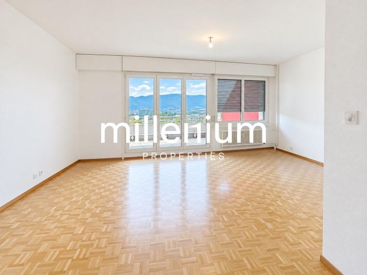 Duplex de 6 pièces situé au 9ème étage à Onex