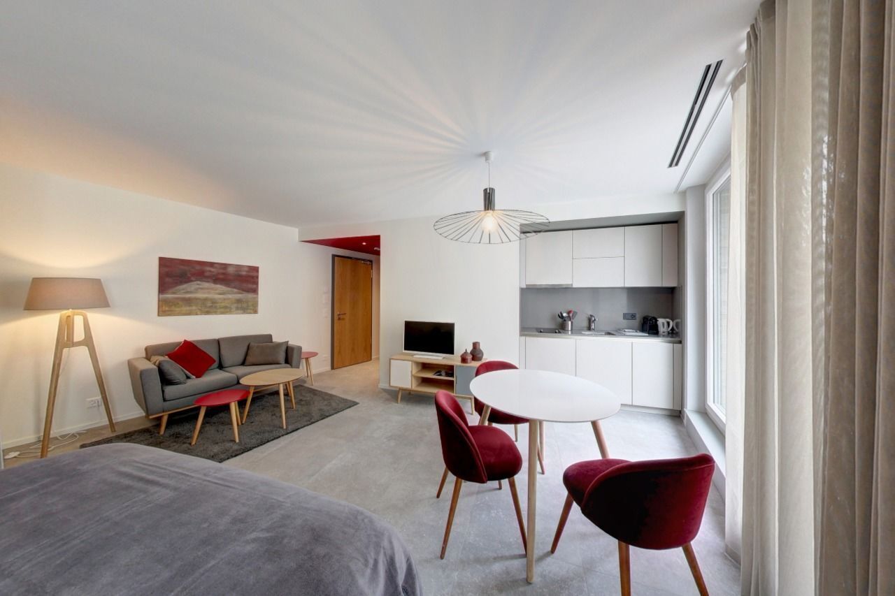 RÉSIDENCE MEUBLÉE "PETITE COUR" STUDIOS AVEC SERVICES HÔTELIER