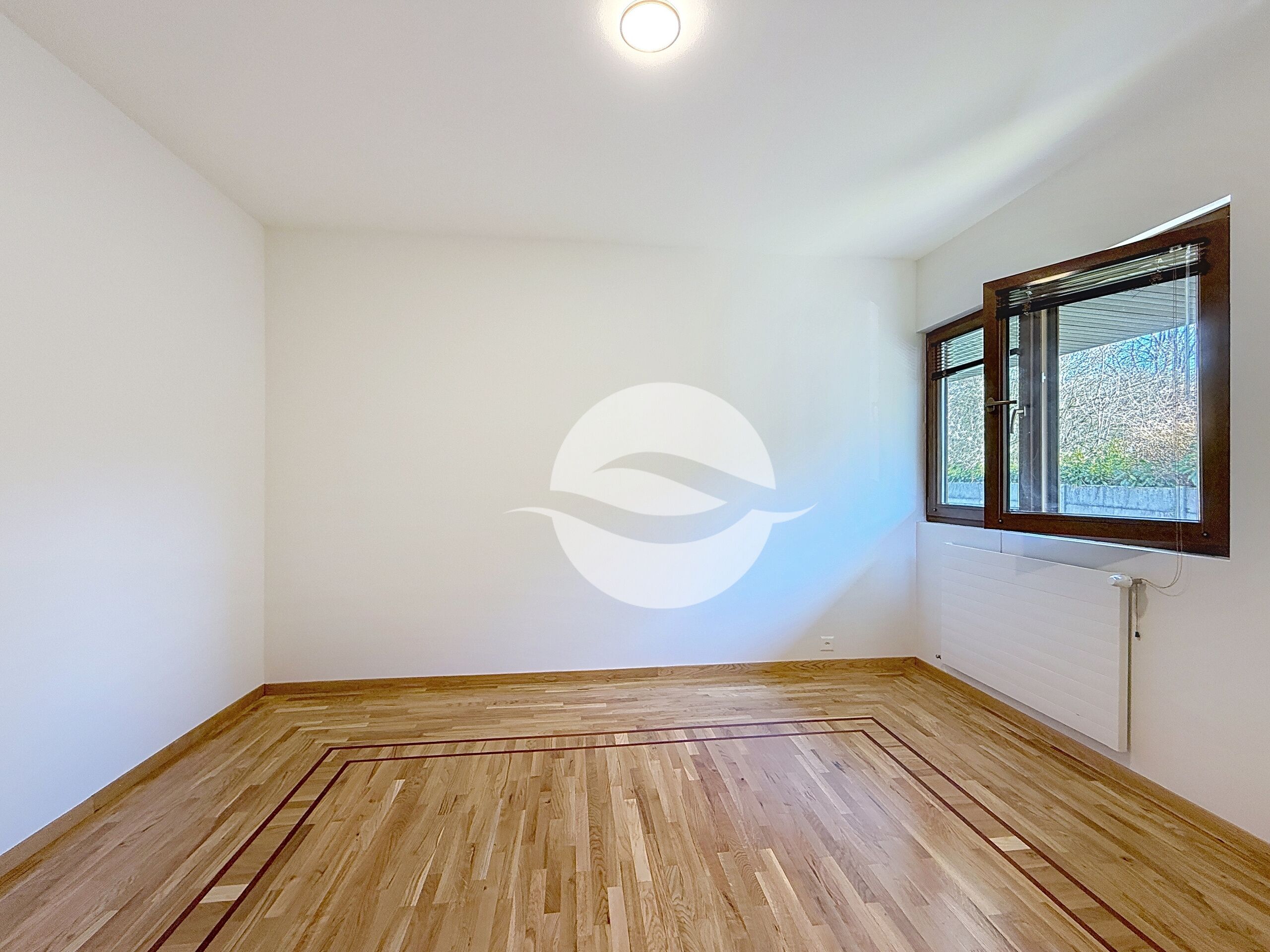 Magnifique et spacieuse villa contemporaine, avec vue dégagée!