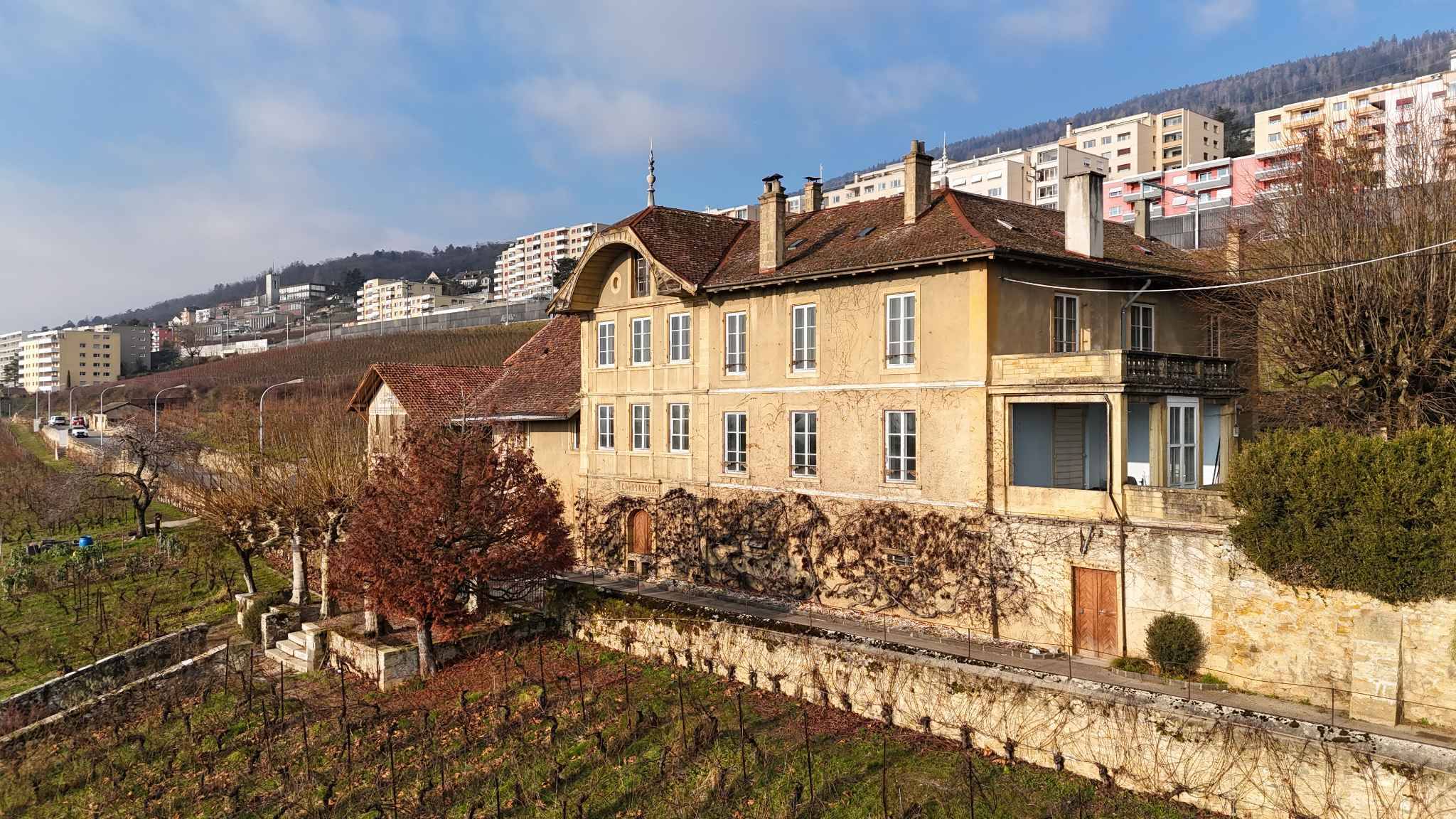 Domaine de Champréveyres: Opportunités multiples avec vue lac