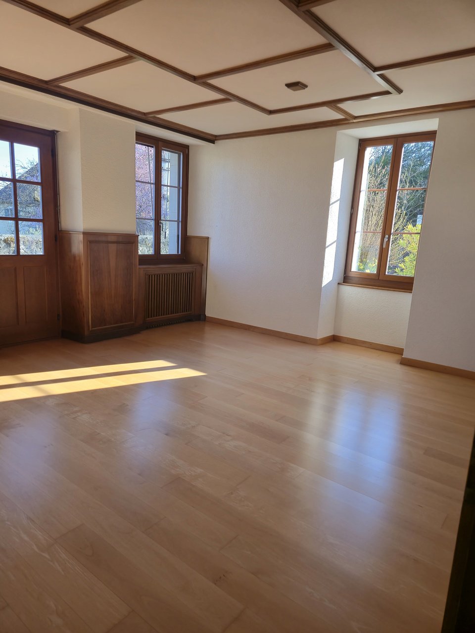 4JiUJ_lookmove_237688910_5.jpg