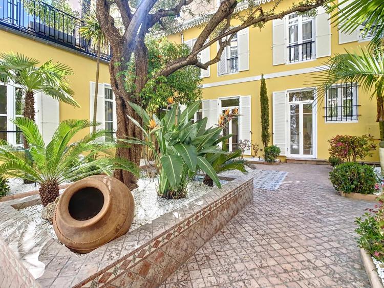 CANNES MAISON 131.23 M² 4 P Rue d'Antibes