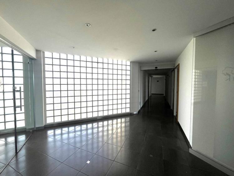 Bureaux 367m2 - Centre-Ville - courte durée