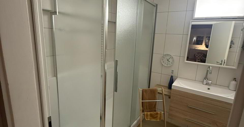 CbEqg_lookmove_237224473_10.jpg