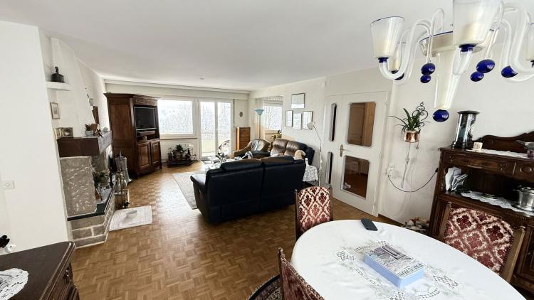 A VENDRE APPARTEMENT DE 4.5 PIÈCES EN PPE ET GARAGE