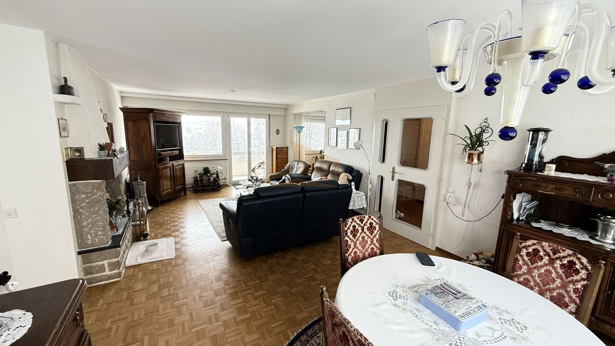 A VENDRE APPARTEMENT DE 4.5 PIÈCES EN PPE ET GARAGE