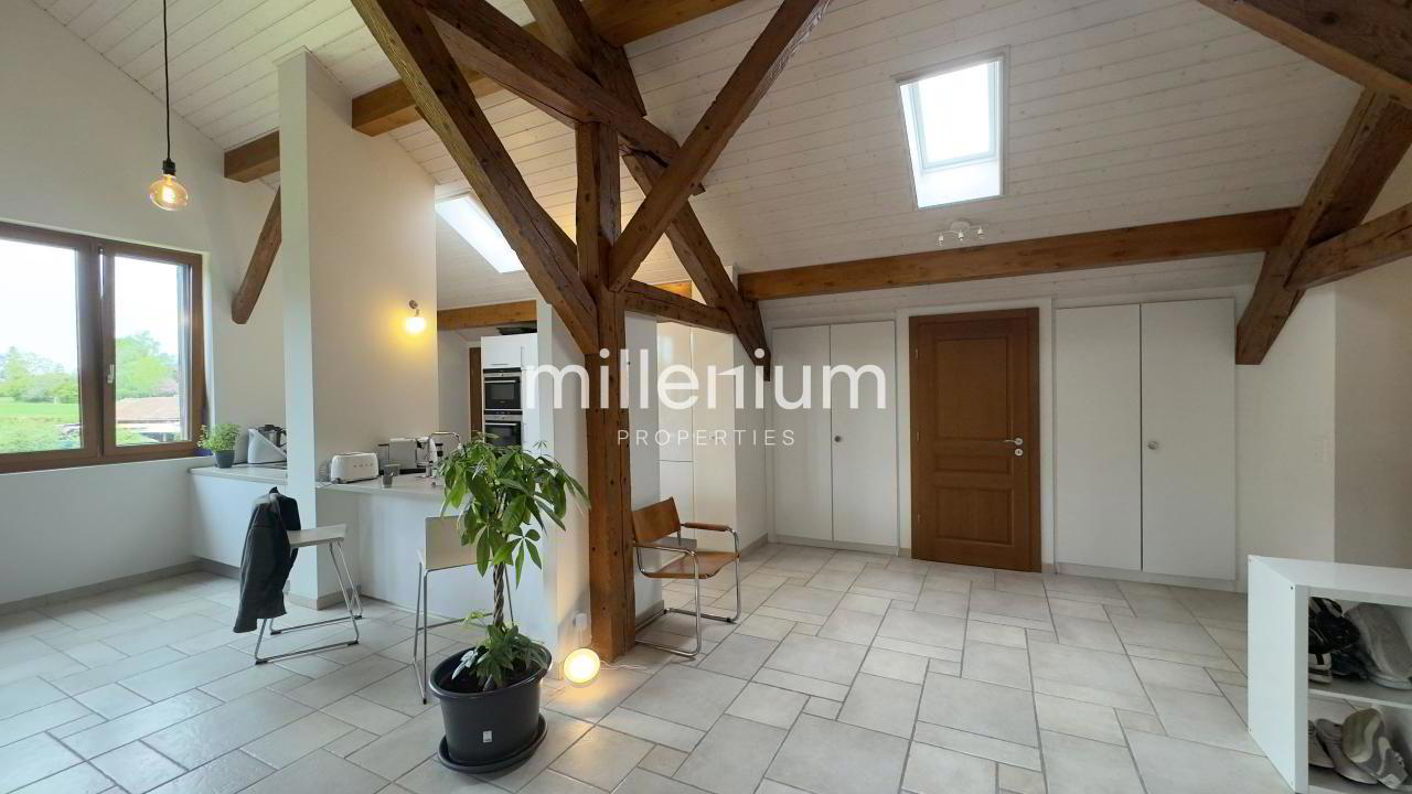 fKLVX_lookmove_238007157_5.jpg
