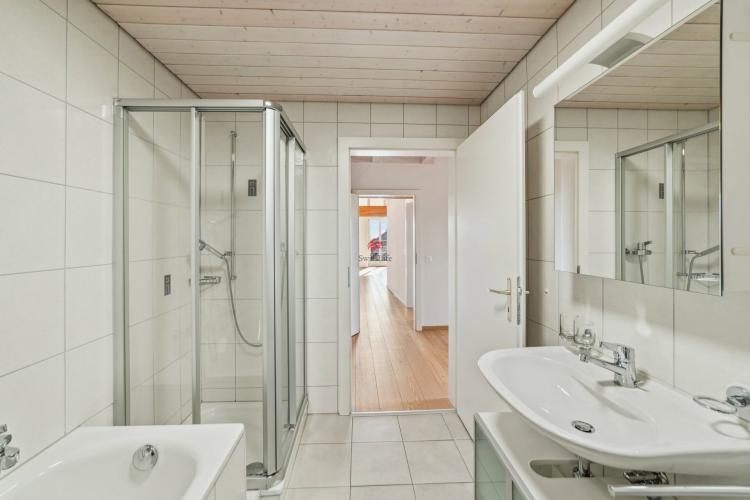 Charmant appartement en attique de 150 m² avec balcon