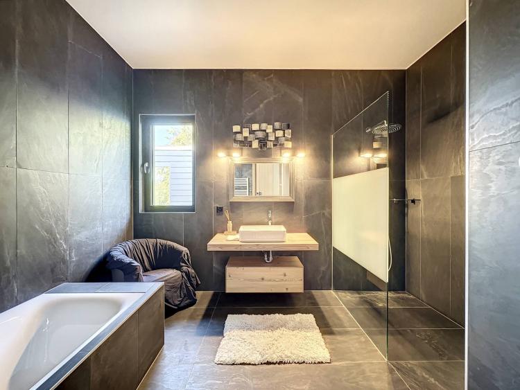 Splendide propriété située dans un quartier résidentiel, prestigieux et calme