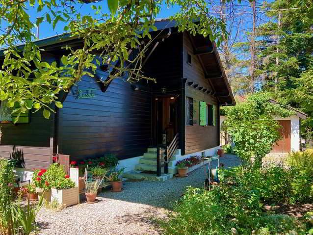 En exclusivité: Maison individuelle avec jardin de plus de 3000 m2