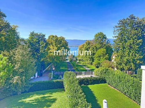 Villa familiale avec terrasse sur le toit et vue Lac