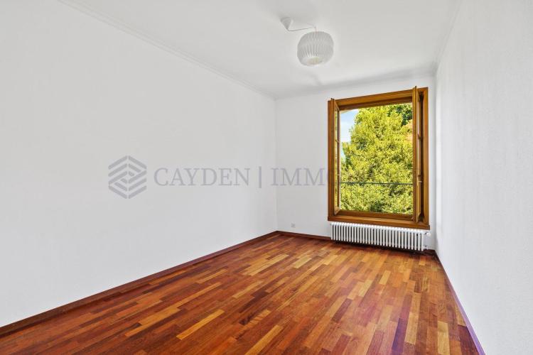 IzQ95_lookmove_235032362_8.jpg