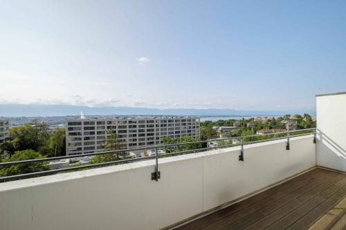 En exclusivité ! Attique en duplex avec vue imprenable sur la ville et les Alpes