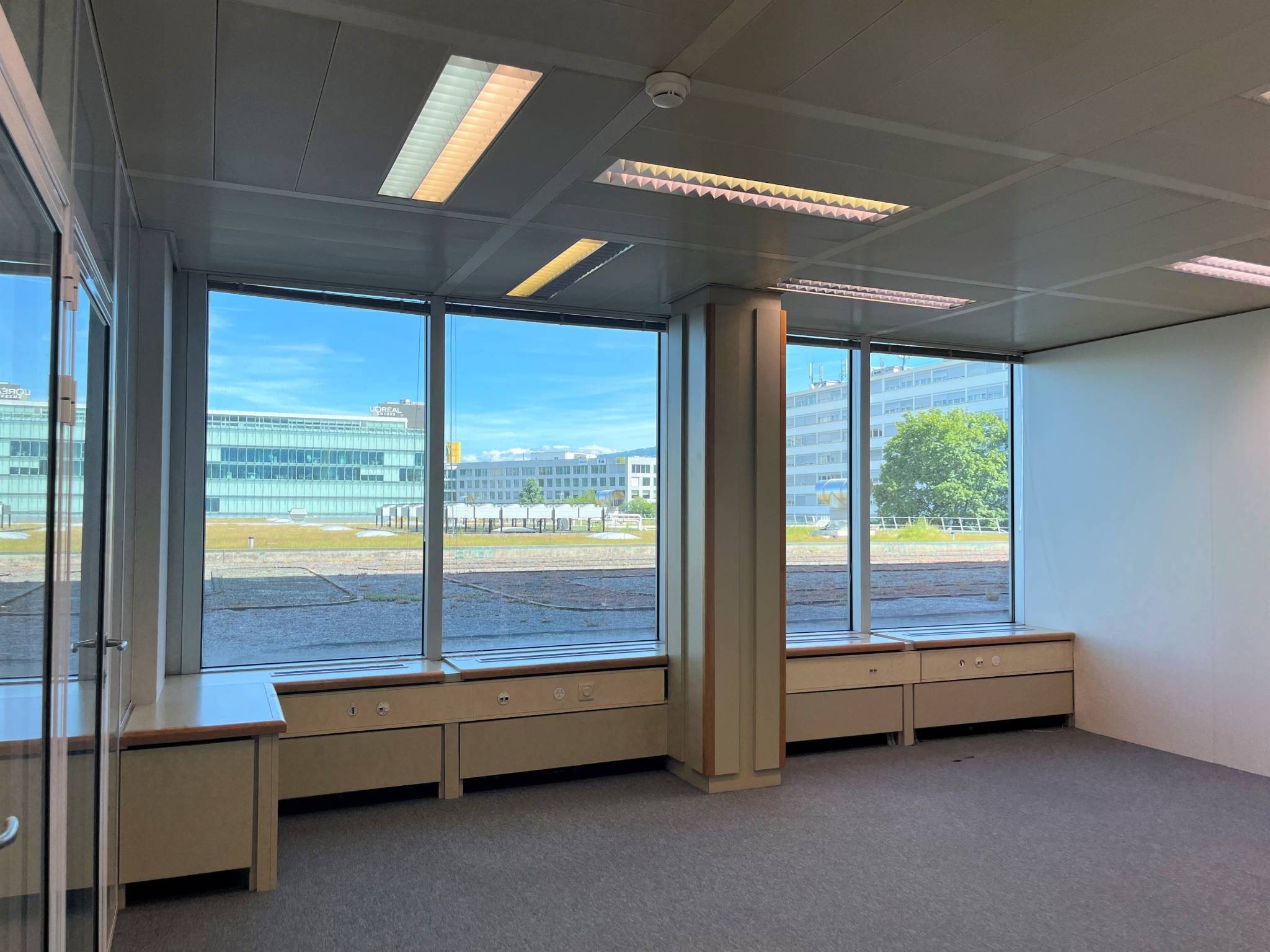 Bureaux lumineux, à deux pas de Blandonnet Centre - 125m2