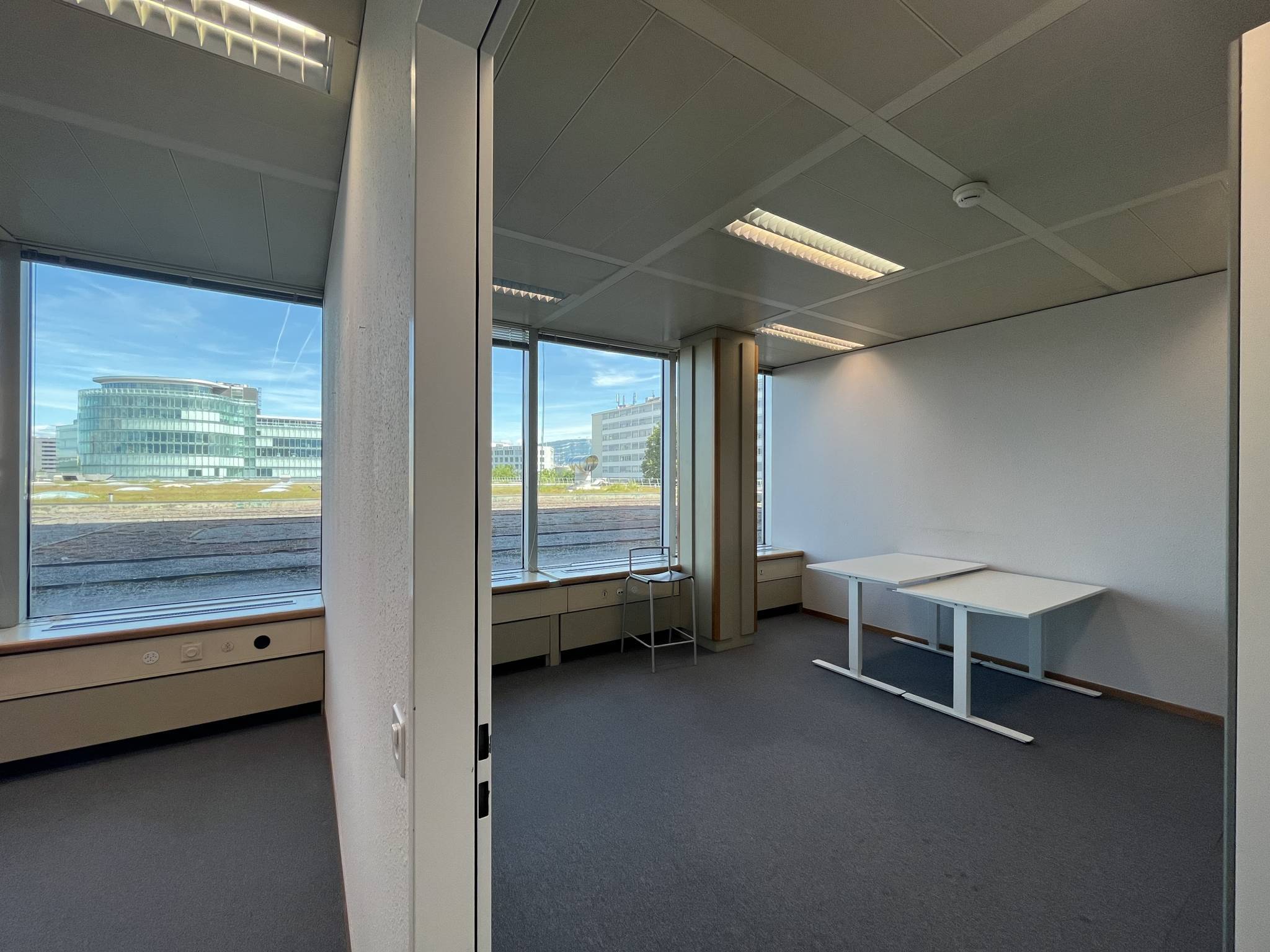 Bureaux lumineux, à deux pas de Blandonnet Centre - 125m2