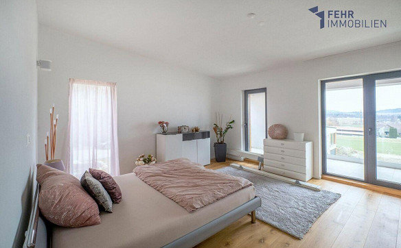 Fehr Immobilien - Top modernes, neuwertiges 6½-Zi.-Einfamilienhaus