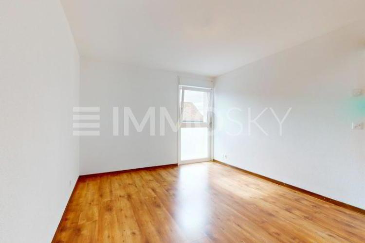 Bel appartement 4.5 pièces au rez-de-chaussée avec jardin