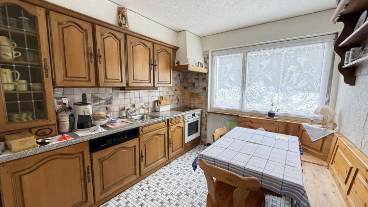 A VENDRE APPARTEMENT DE 4.5 PIÈCES EN PPE ET GARAGE
