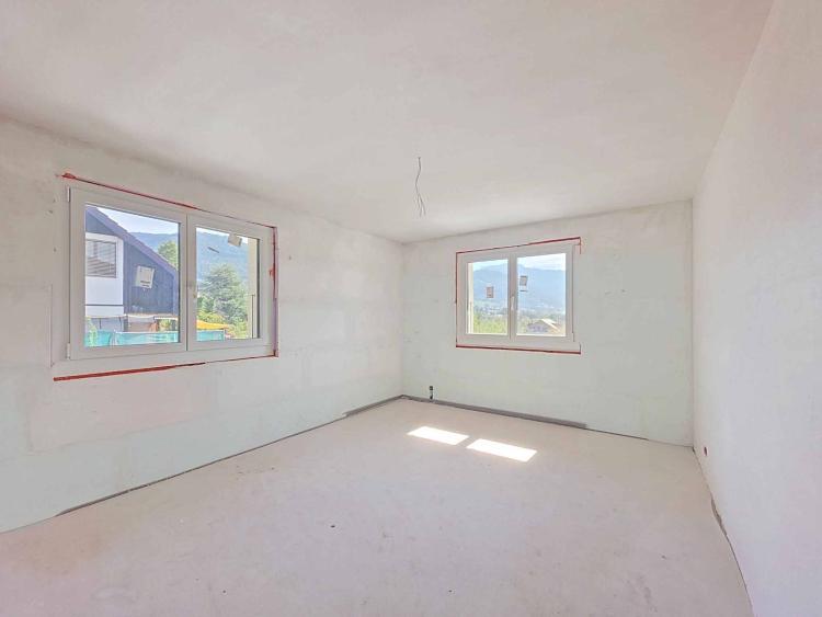 Neuf ! Villa individuelle avec piscine et magnifique vue sur le lac 
