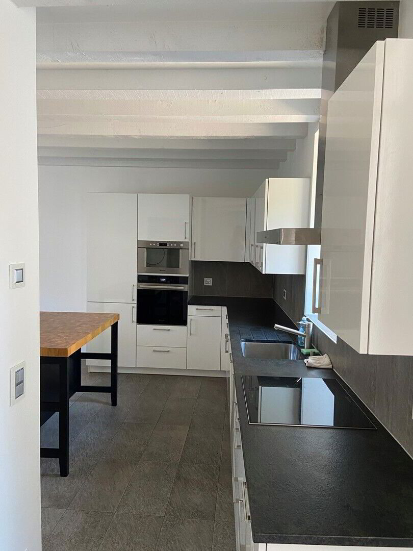 Appartement de 7 pièces avec terrasse en deck et 2 places de parking à Vésenaz