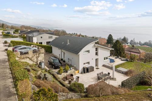 Propriété De Prestige Avec Vue Panoramique Sur Le Lac