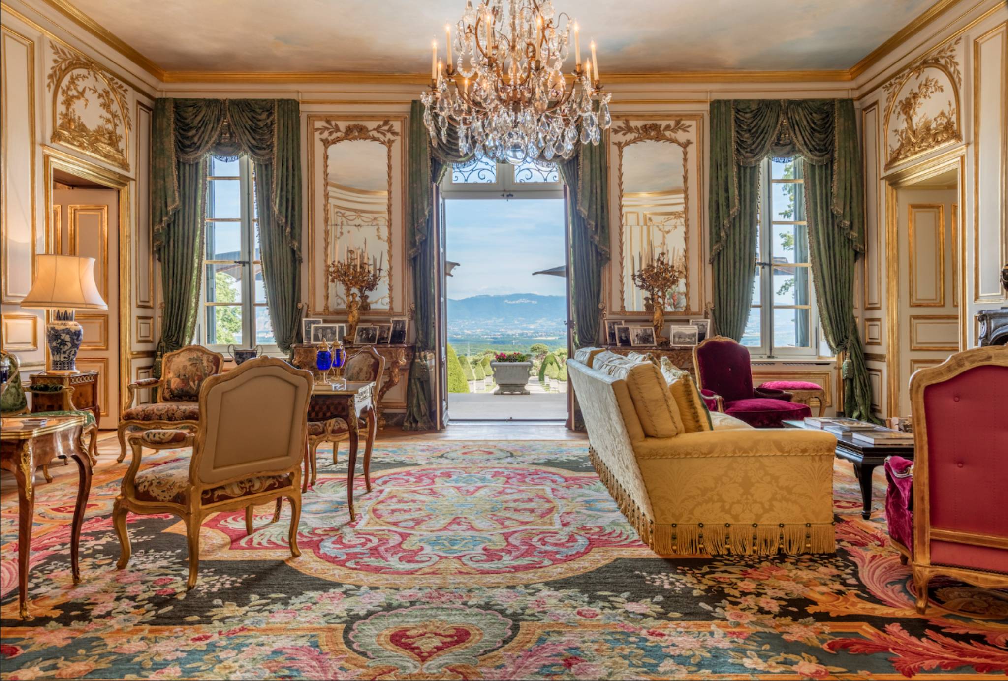 Château de Choully : L'Histoire et le Luxe au sommet de Genève