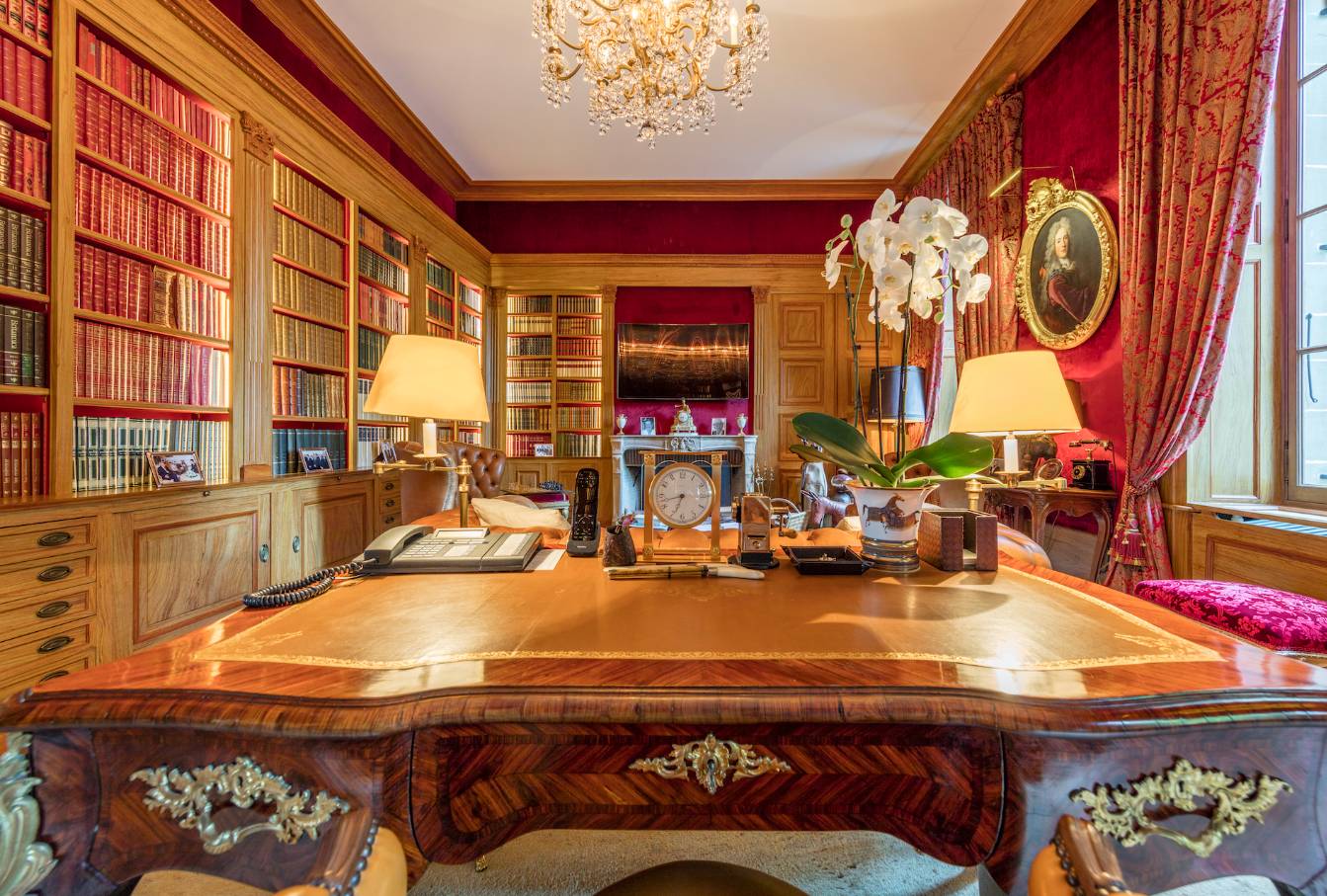 Château de Choully : L'Histoire et le Luxe au sommet de Genève