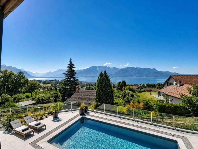 Neuf ! Villa individuelle avec piscine et magnifique vue sur le lac 