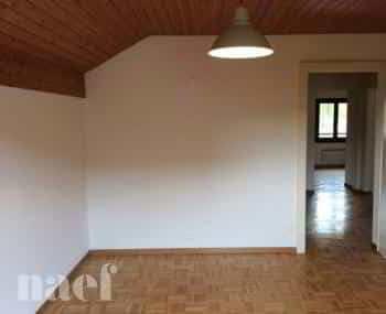 Qu58x_lookmove_237807386_9.jpg