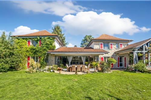 House for sale, 1730 (Hauterive, Switzerland)