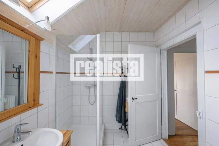 rTh8E_lookmove_237804059_8.jpg