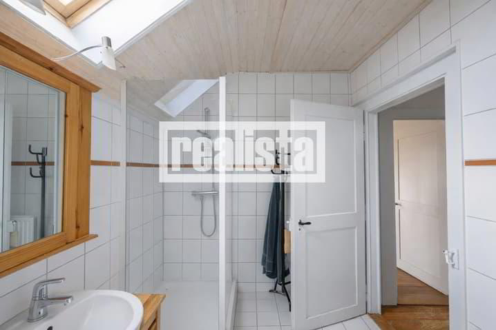 rTh8E_lookmove_237804059_8.jpg