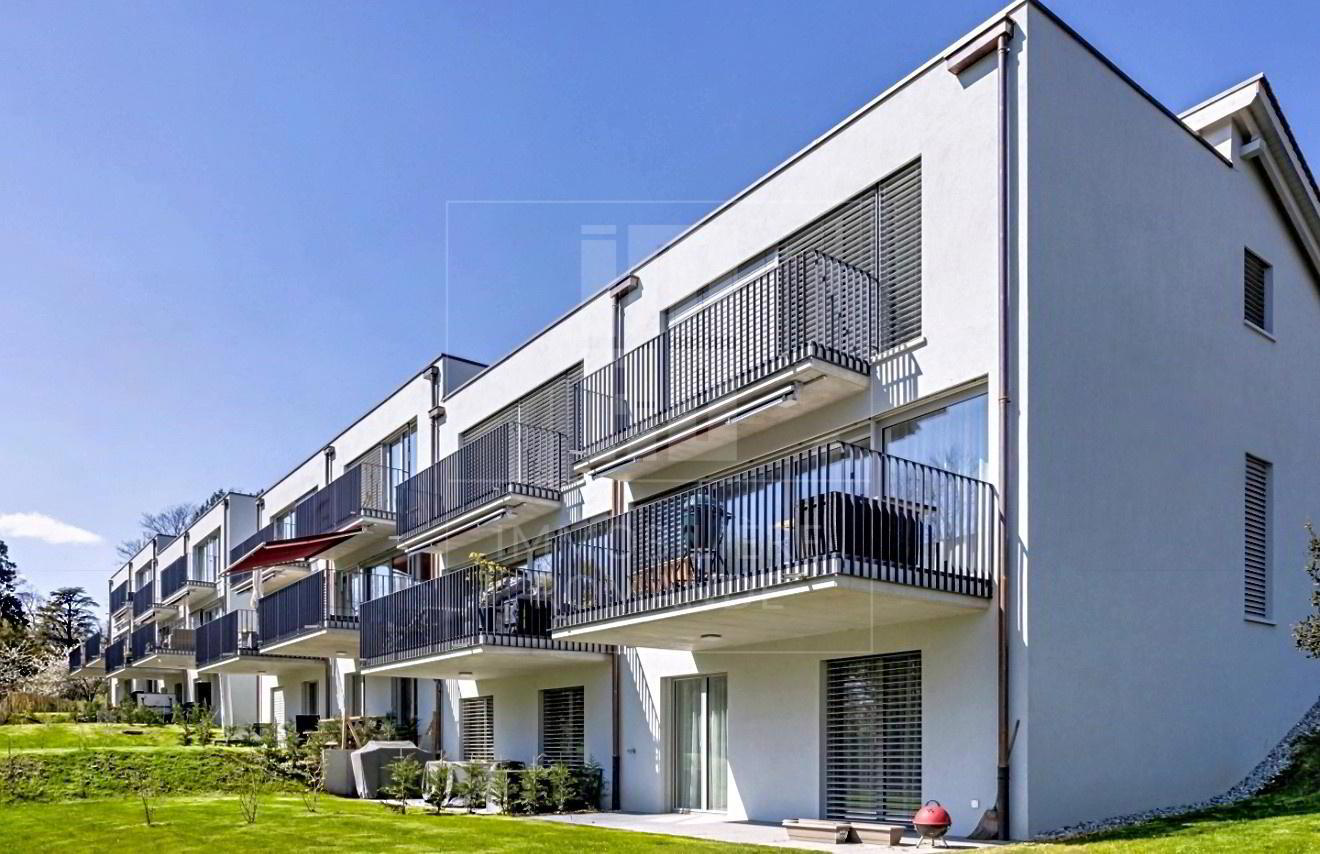 RvAnn_lookmove_237569176_1.jpg