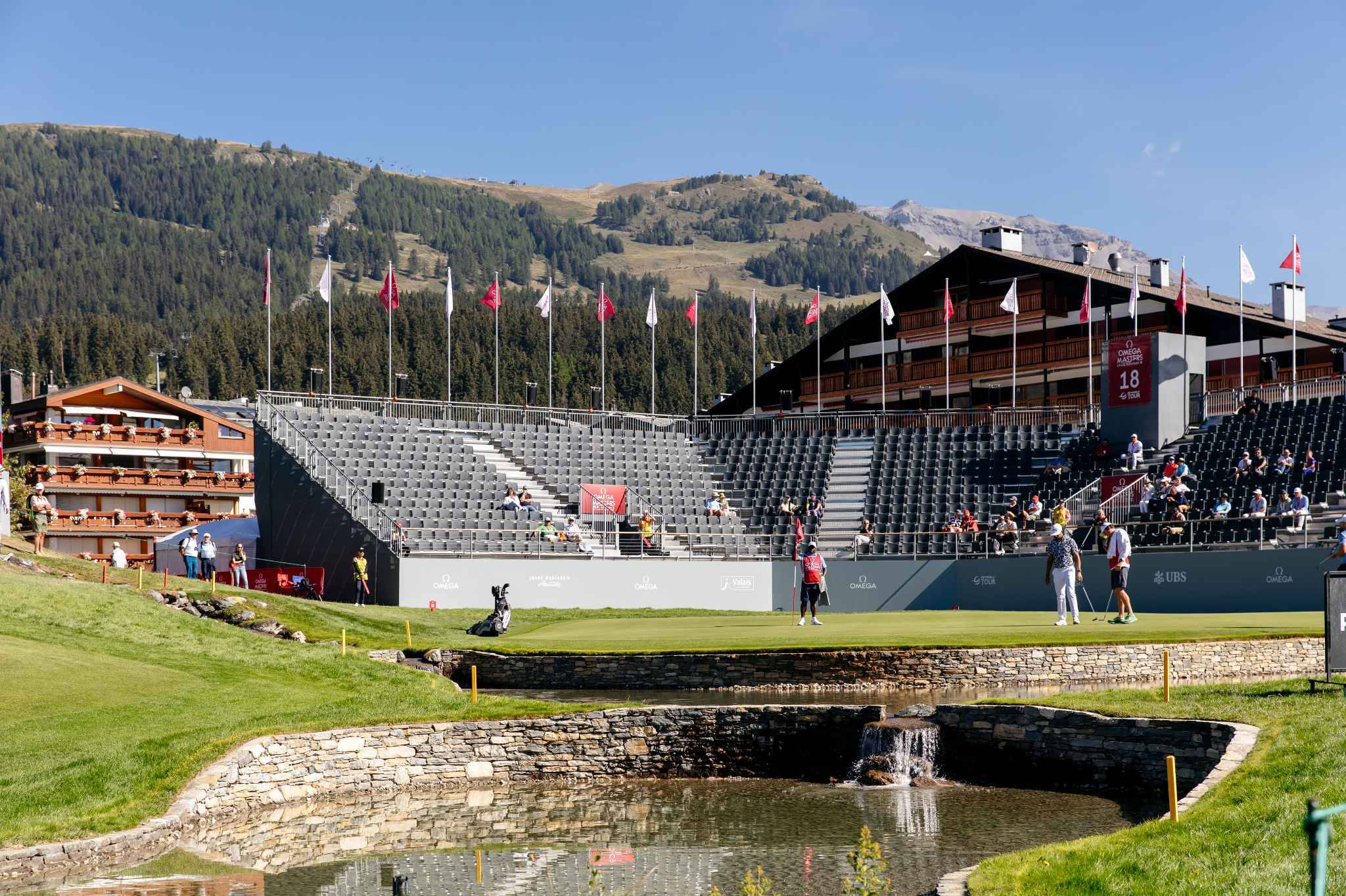 Situation exceptionnelle - 4.5 pièces AVEC VUE IMPRENABLE SUR LE GOLF ET STUDIO INDÉPENDANT