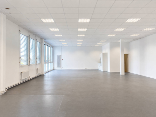 Surface polyvalente de 180 m² – Chemin du Château-Bloch 10