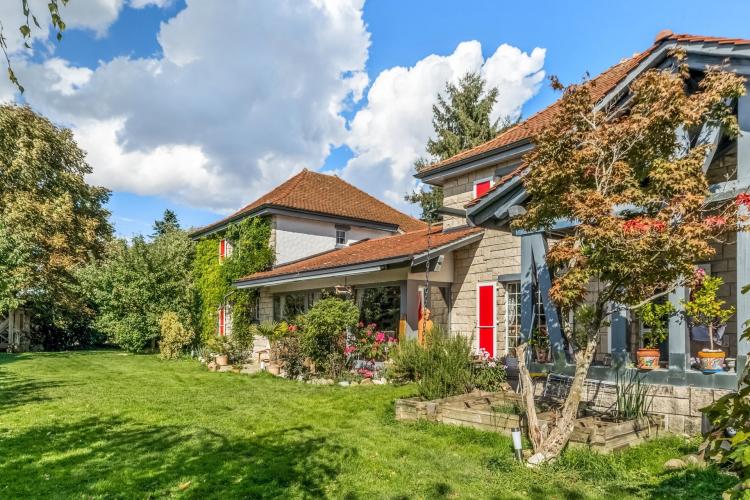 House for sale, 1730 (Hauterive, Switzerland)