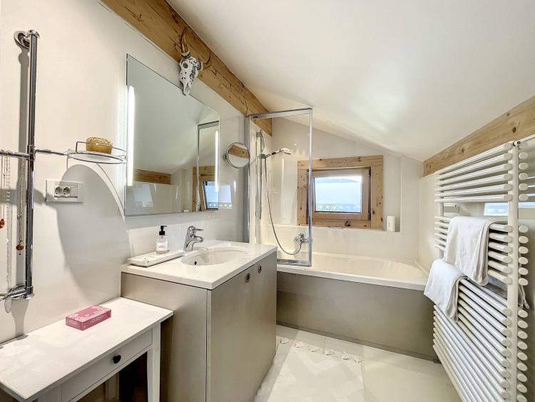 Somptueux chalet avec piscine et vue imprenable sur les Dents-du-Midi