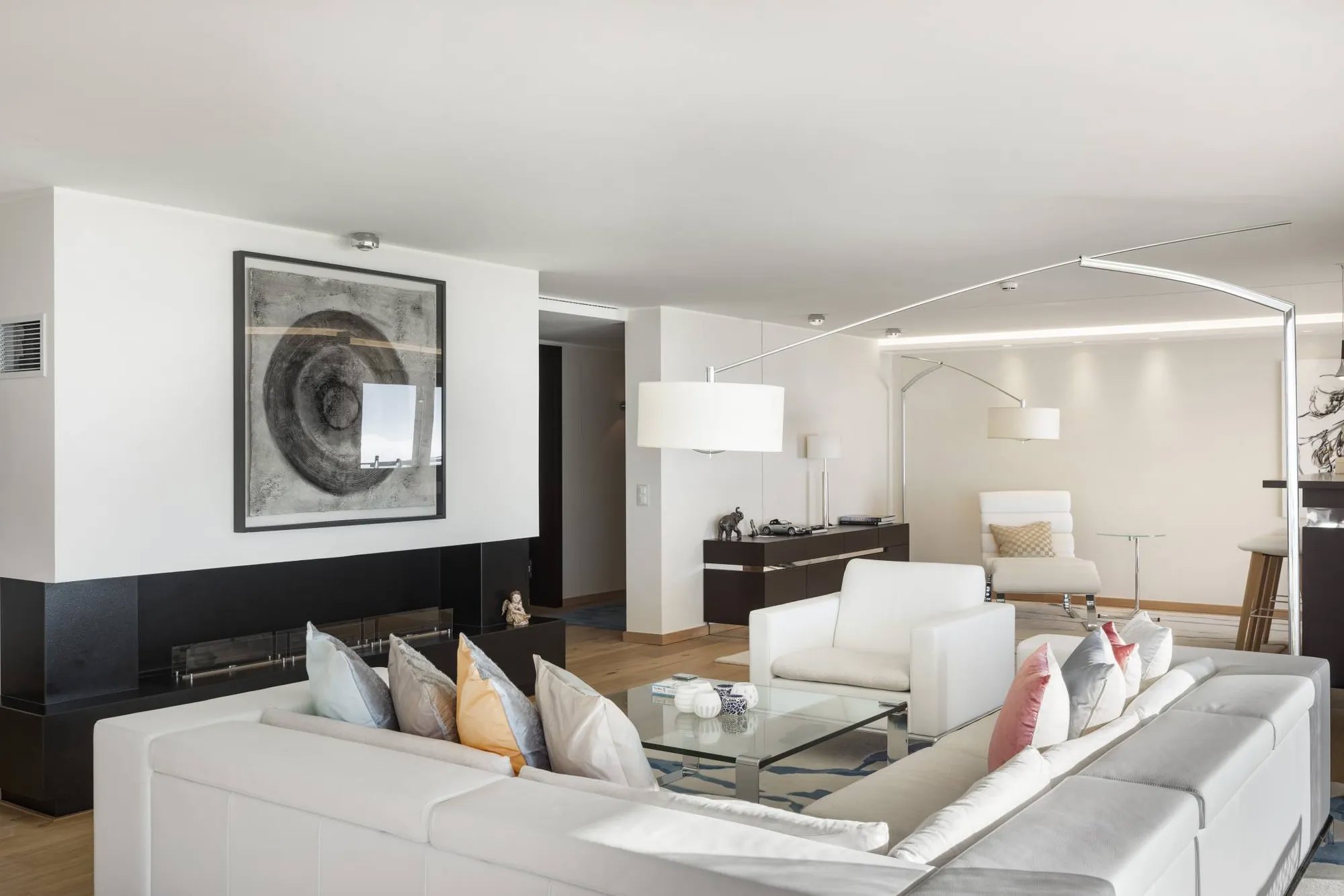 Somptueux Appartement De 6,5 Pièces Avec Vue Imprenable Sur Le Lac Et Les Montagnes