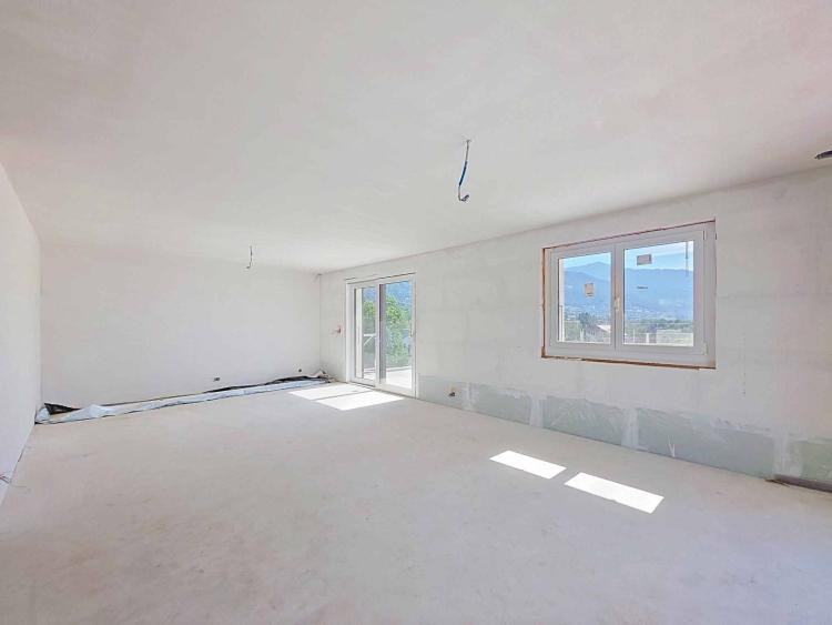 Neuf ! Villa individuelle avec piscine et magnifique vue sur le lac 