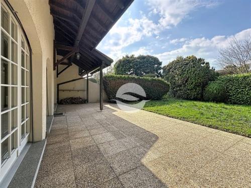Hervorragende luxuriöse Doppelvilla von 7,5 Fuß mit Festmachboje