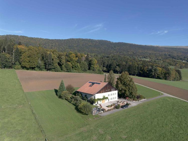 Une ferme d’exception nichée au pied sud de Chasseral