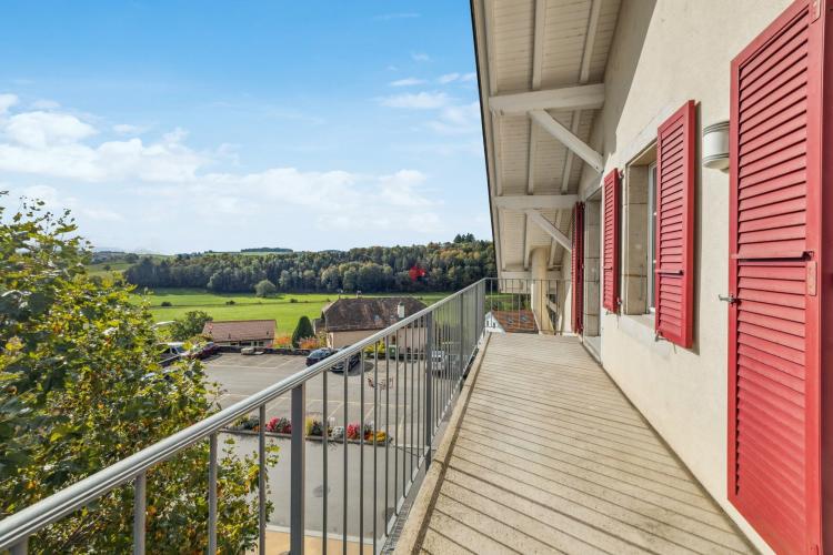 Charmant appartement en attique de 150 m² avec balcon